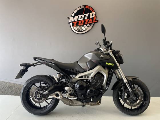 YAMAHA MT-09 